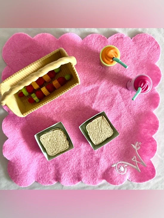 American Girl Wellie Wishers Garden Adventure Jeep Picnic Bundle Lights & Music - Picture 4 of 9